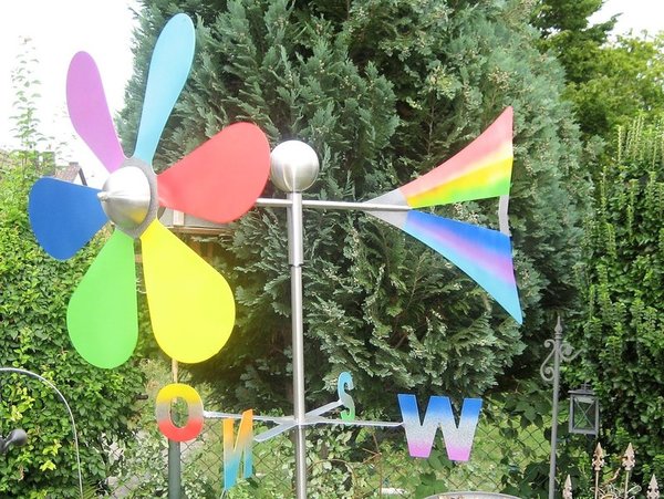 Windspiel Regenbogen mit Windrose