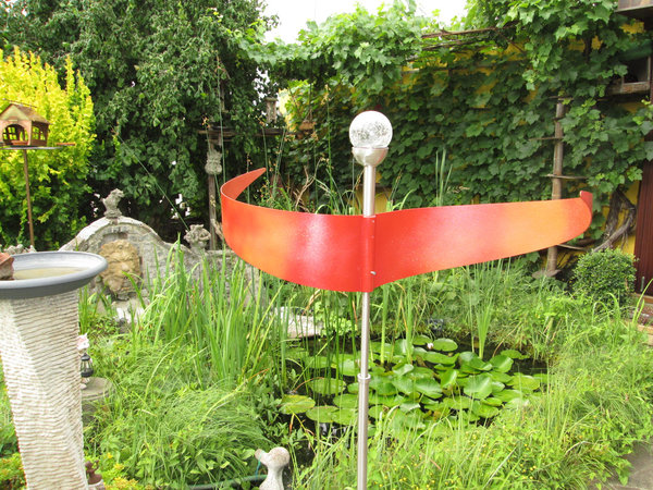 Windspiel Engel rot-braun lackiert mit Solar-LED